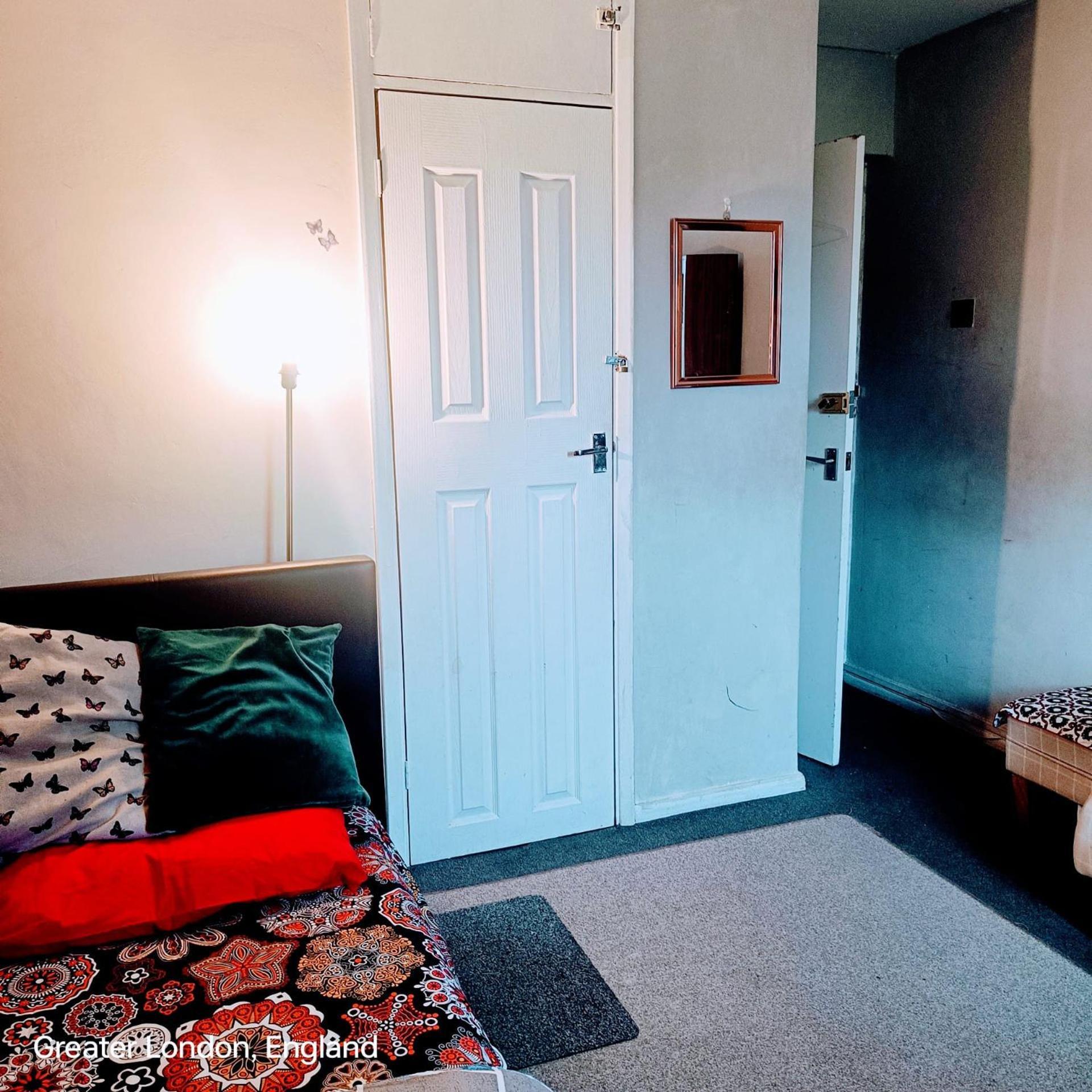 Cosy Private Room In Hornchurch, London With Free Parking Exteriör bild